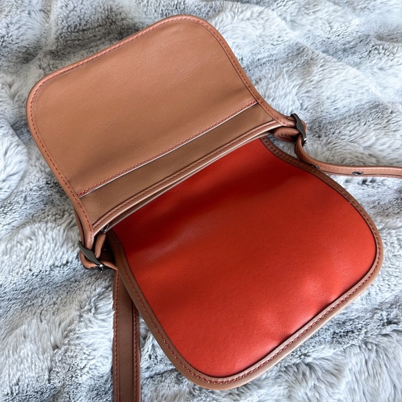 Custom painted Coach saddle bag - Picture 5 of 6